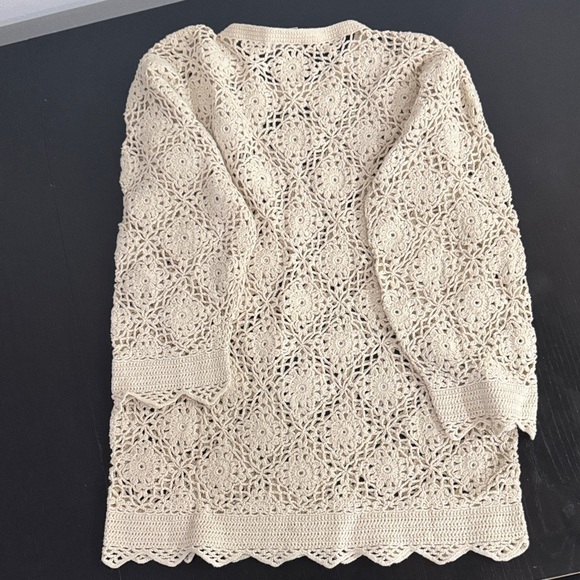 Regina Porter Elegant Cream Crochet Women's top - Picture 3 of 3